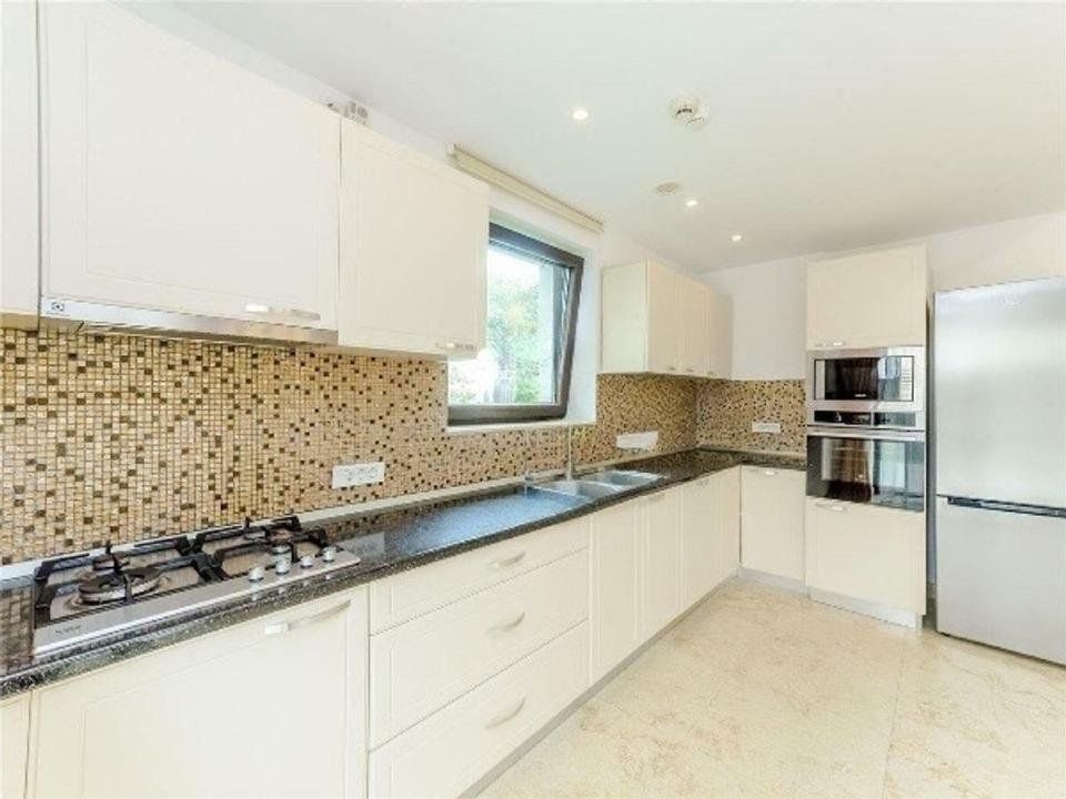 Inchiriere vila 5 camere Oxford Gardens - Poză 9