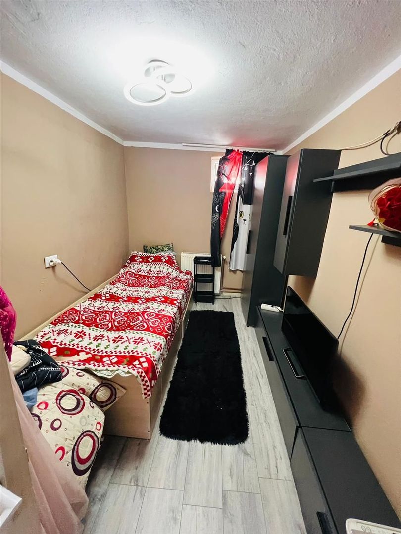 Casa la 20 de Km de Oradea - Poză 5