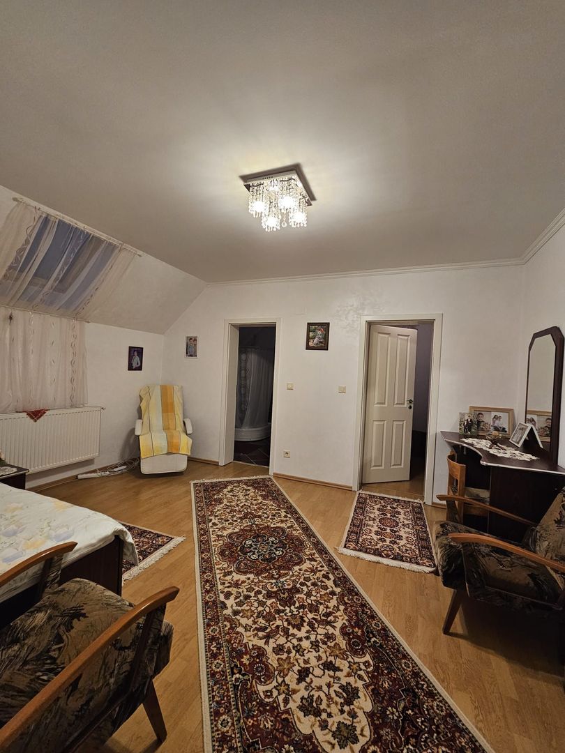 Vila  Oradea zona Iorga 420 mp ,teren 2000 ml - Poză 11