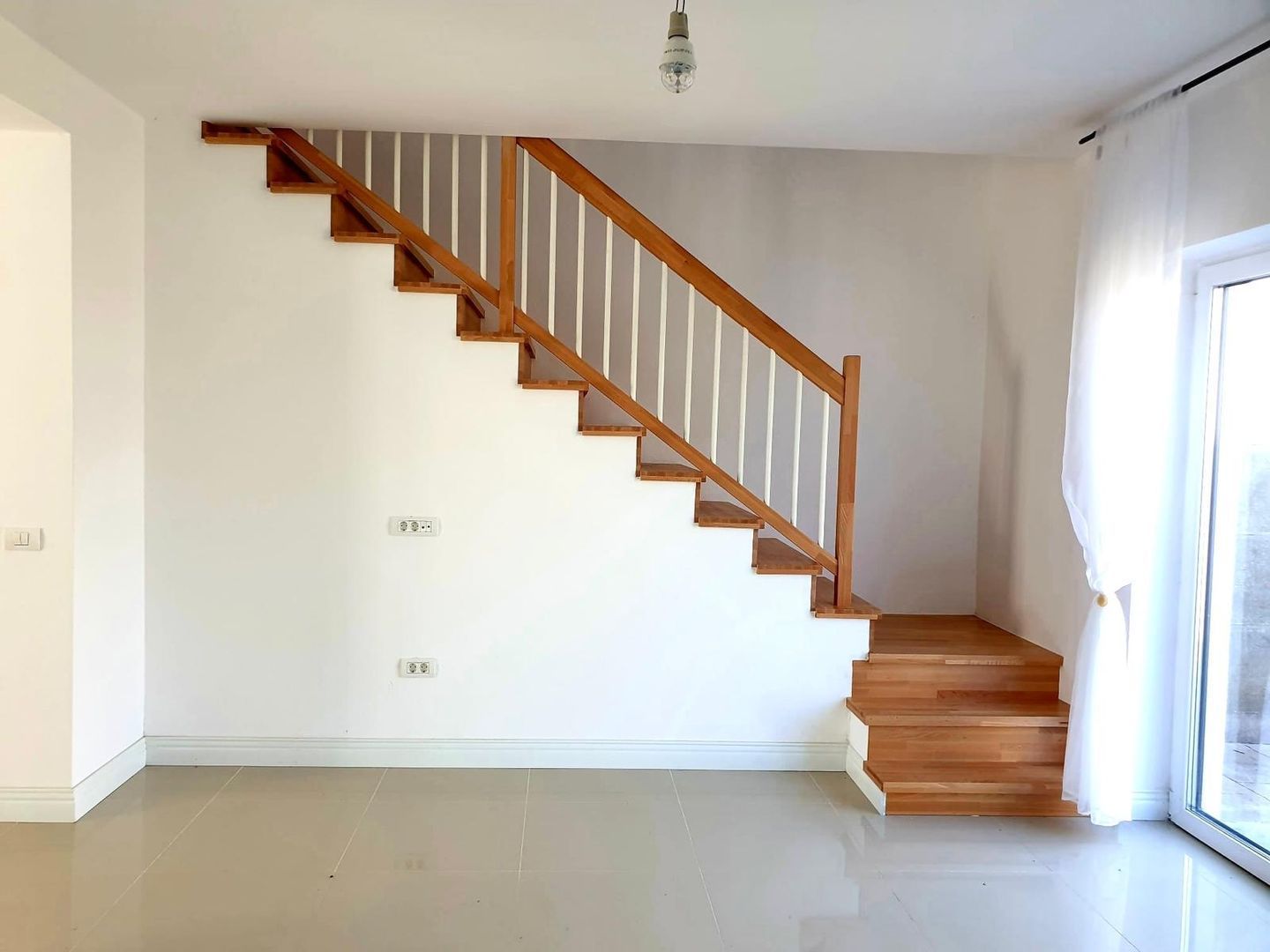 Triplex cu 4 camere,  in vatra satului - toate utilitatile - Sacalaz - Poză 5