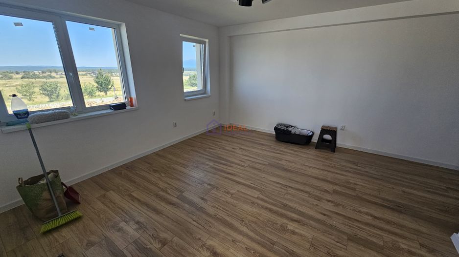 Casa cu 4 camere LA CHEIE in Calea Cisnadiei, zona Casa de Apa - Poză 6