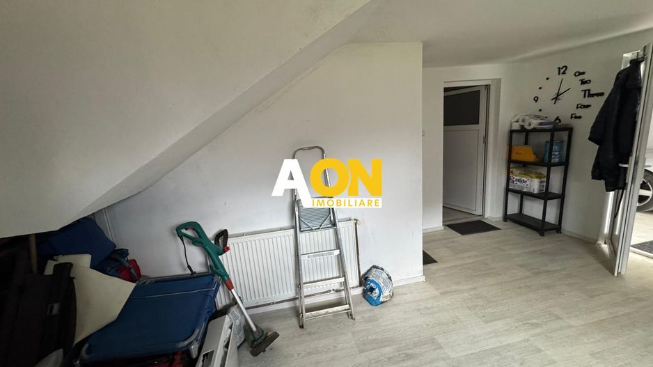 Casa tip locuință familială cu vedere panoramică Alba-Micesti - Poză 9