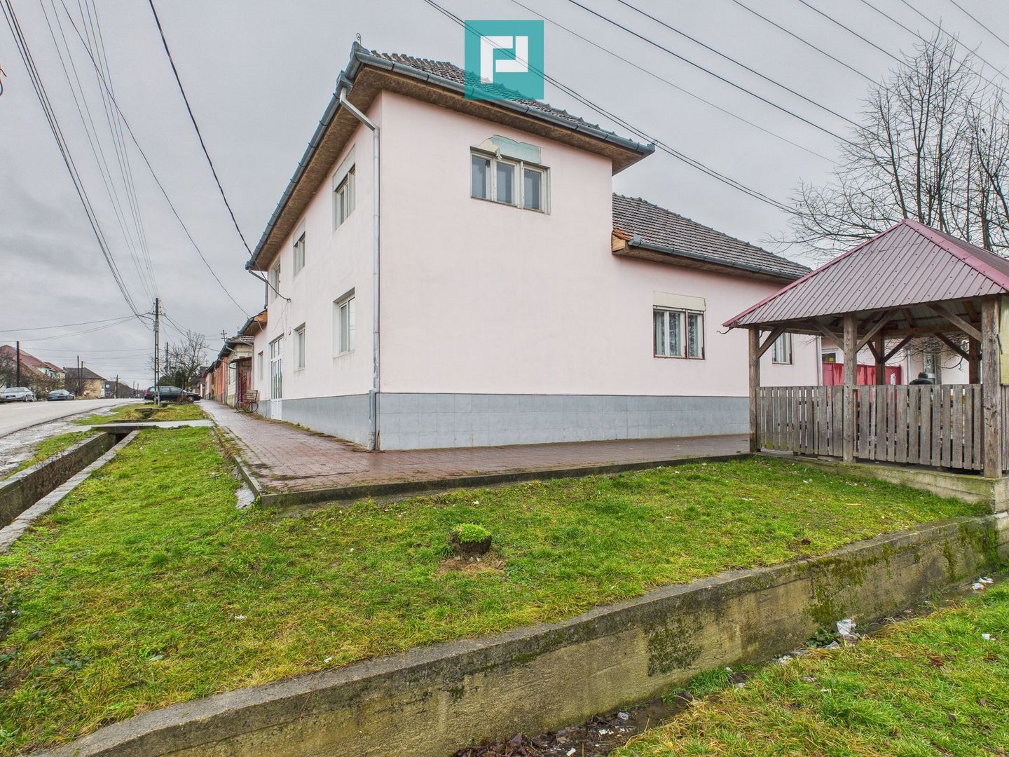 Casă modernă P+1, cu magazin, lângă orașul Sebiș - Poză 10