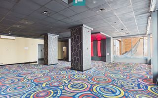 Spațiu de 135 mp cu vad comercial în Arad - Poză 6