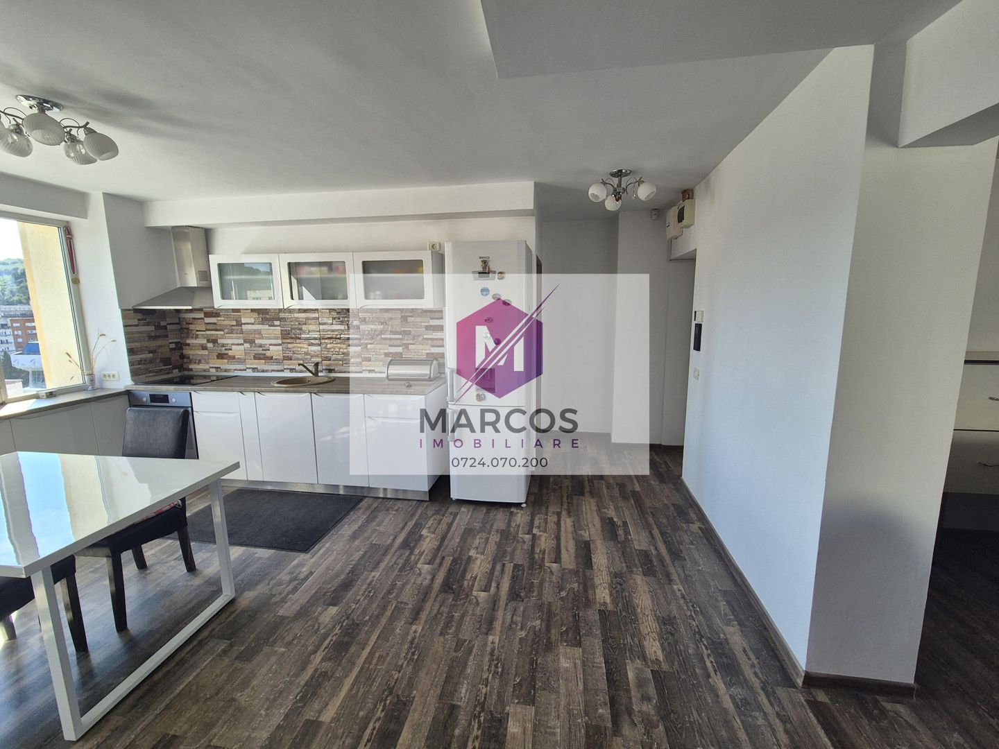 Vand apartament in centru - Poză 9