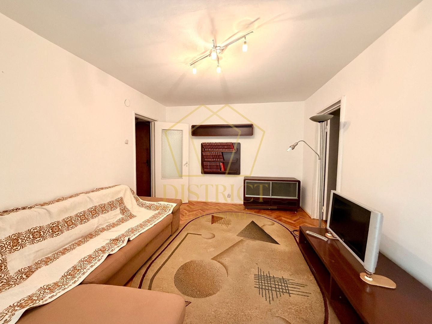 Apartament cu 3 camere | Aradului - Poză 2