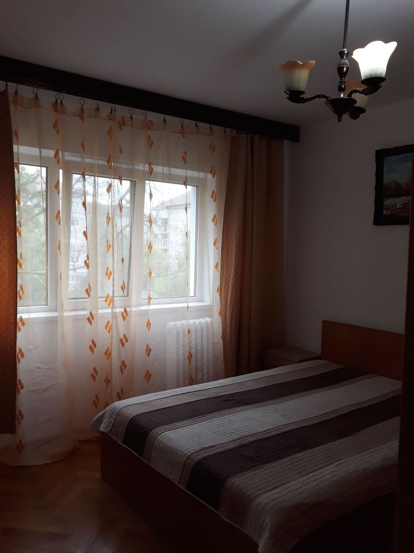 Decomandat si spatios zona Girocului - Poză 4