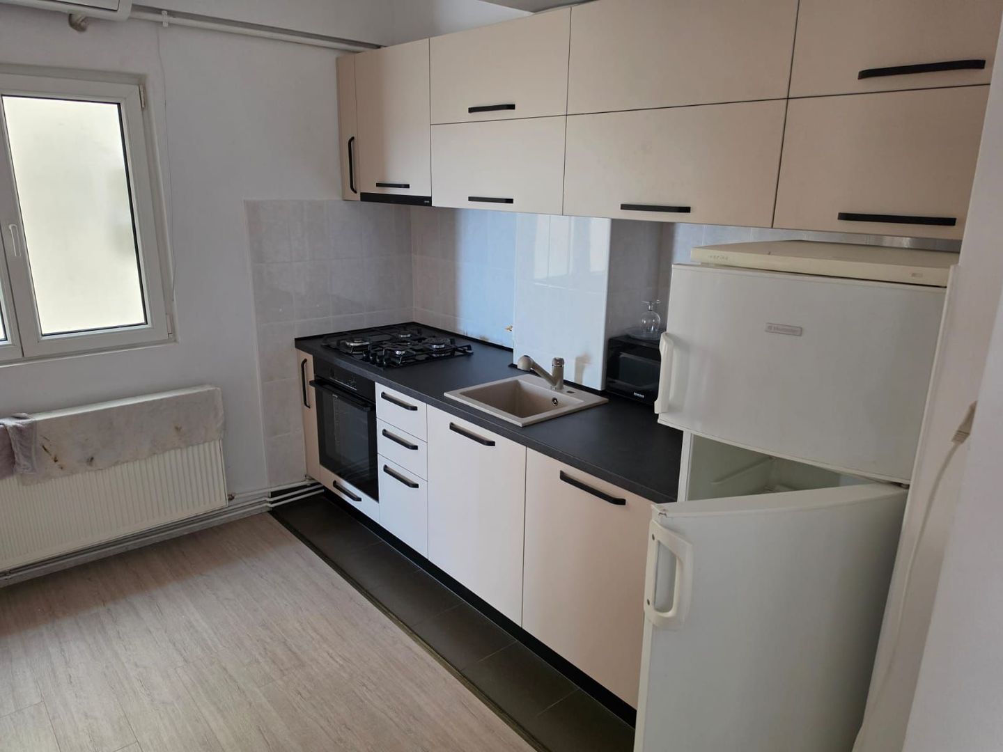 Apartament 3 camere Zona Gh Lazar - Poză 4