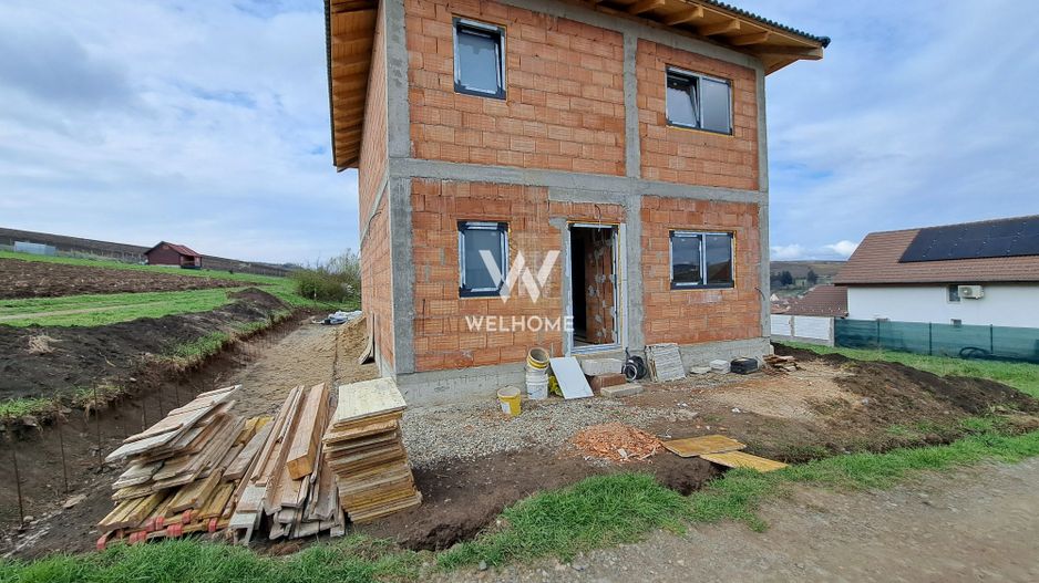 Casa 4 camere, 2 bai, terasa - Sibiu/ Sura Mare - Poză 2