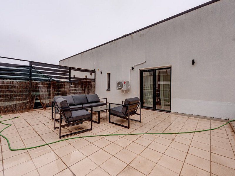 Apartament tip penthouse in Natura Residence, terasa 62 mp, mobilat modern - Poză 5