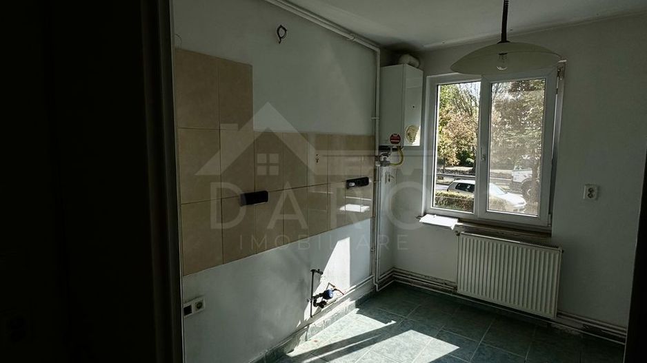 Apartamet 2 camere Aleea Mica etaj 1/3 - Poză 2