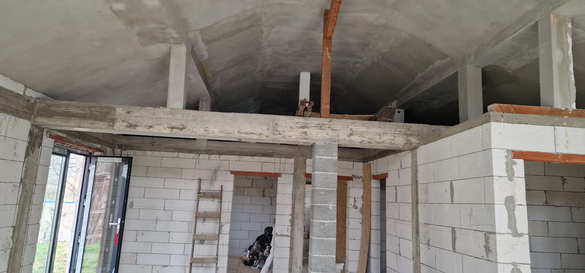 CASA  LA ROSU DE VANZARE IN OARDA, LA 170000 - Poză 4