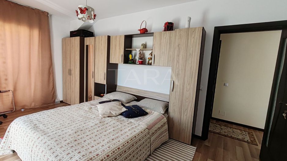 Apartament cu 3 camere, 81 mp, 2 balcoane de 18 mp, zona Panemar. - Poză 5