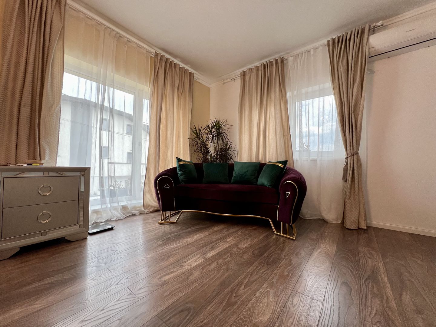 Vila lux cu curte - Mogosoaia (COMISION ZERO) - Poză 5