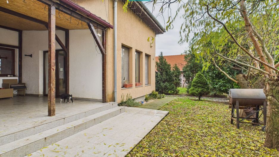 Casă individuală spațioasă, la 10 km de Timișoara - Poză 23