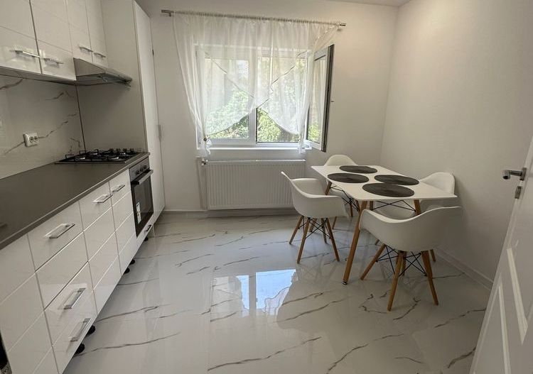 Inchiriere apartament zona Vitan - Poză 1