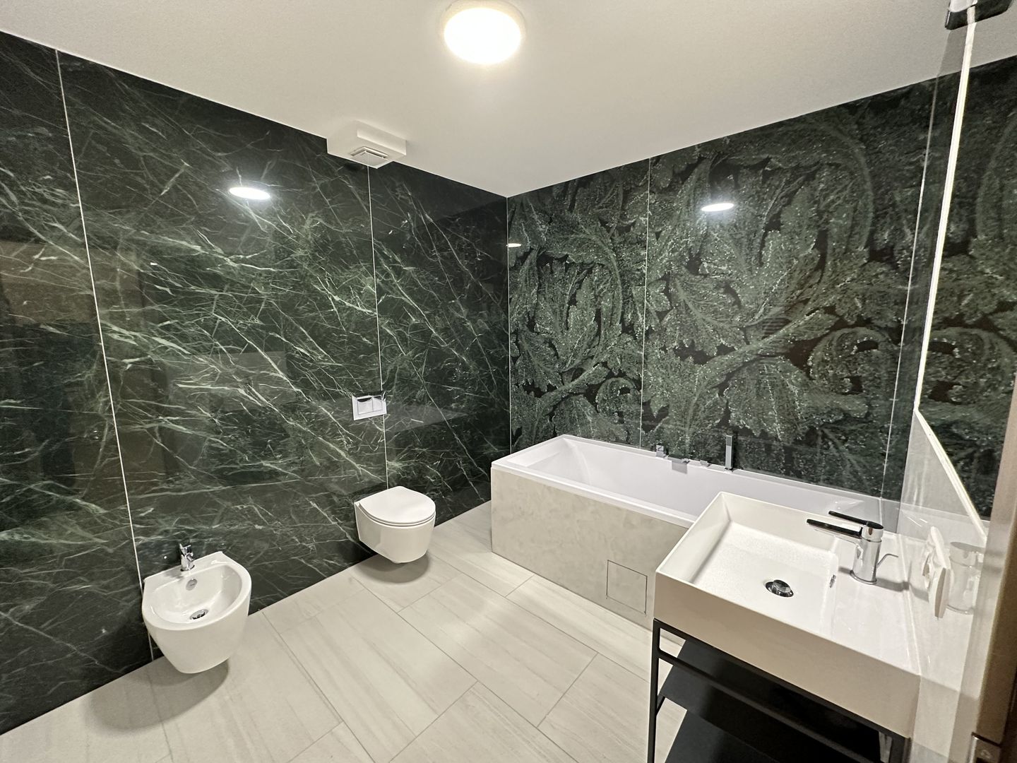 Apartament bloc nou 3 camere - parcare subterana - Poză 14