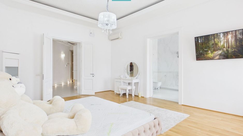 Apartament deosebit în clădire istorică central - Poză 26