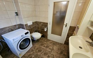 Vilă spațioasă, central, ideală pentru activități comerciale/birouri - Poză 21