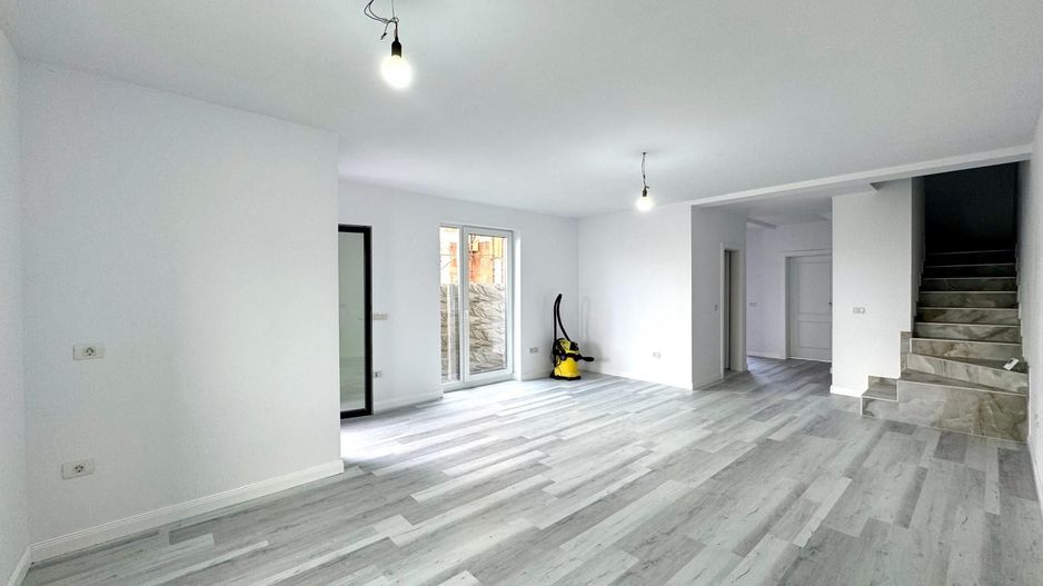 Duplex 4 camere -140.000€ pozitie excelenta |Săcălaz| - Poză 1