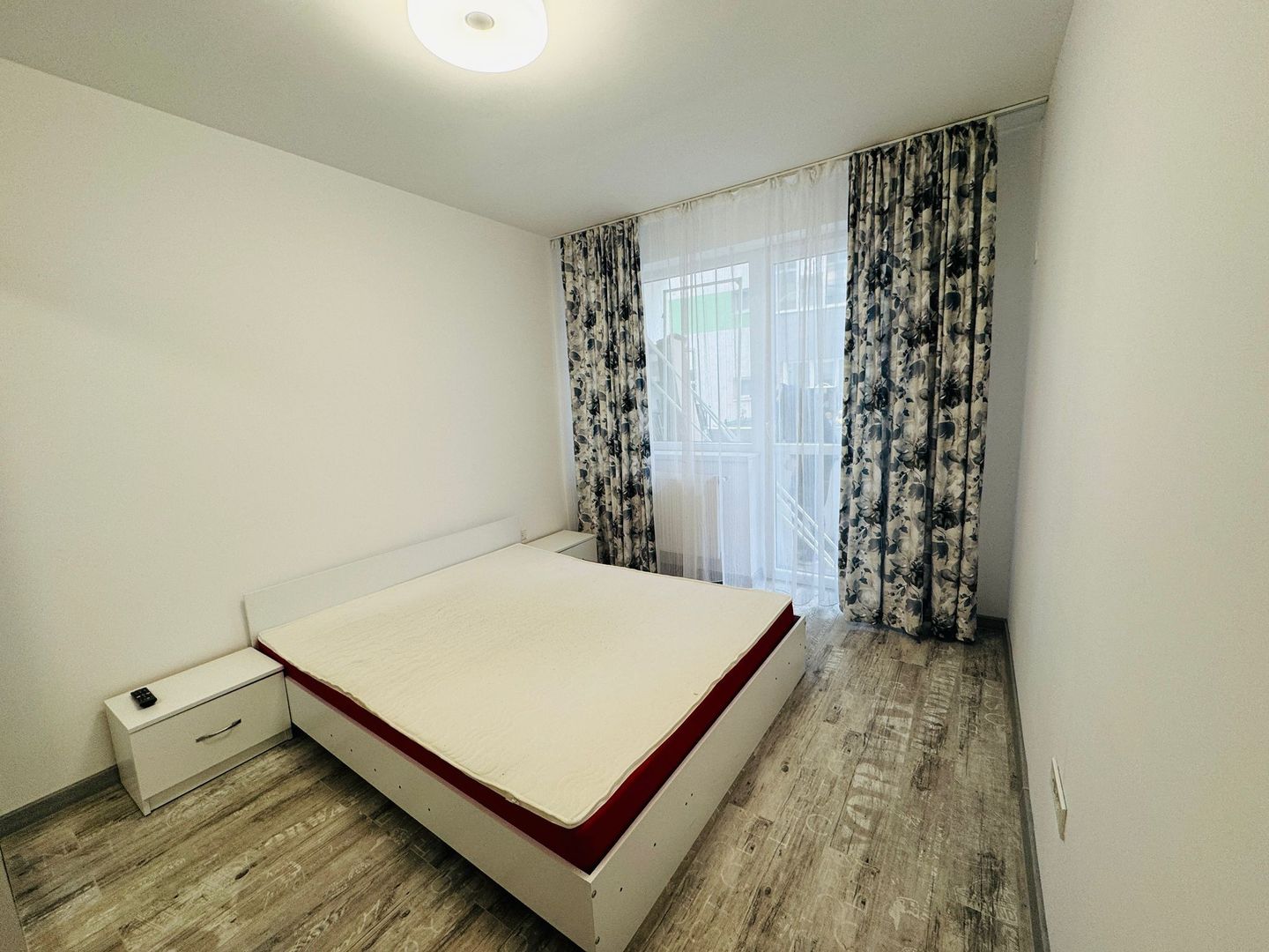 Metrou Berceni -Biruintei 2 camere 64mp plus curte 100mp - Poză 9