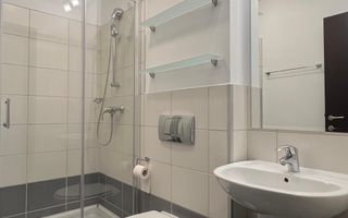 3 camere cu 84 mp de curte | 2 parcari subterane | boxa 8 mp amenajata - Poză 15