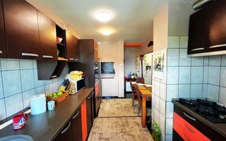 4-Camere-81mp-Utili-2-Balcoane-Lift-Mobilat-Utilat-Parcare-Triaj - Poză 12