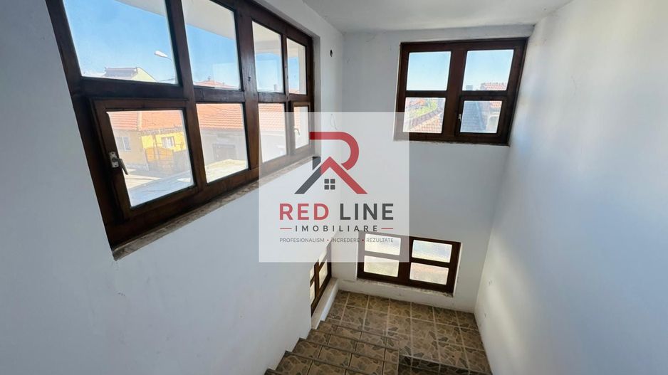 Vilă impunătoare, construcție solidă D+P+E+M, 430 mp – pretabilă pensiune - Poză 6