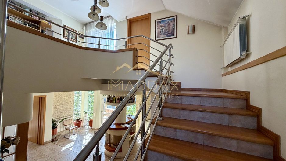 Vila cu 6 camere *485 mpc // *1.670mp teren* // 8 locuri parcare // Sisești - Poză 25