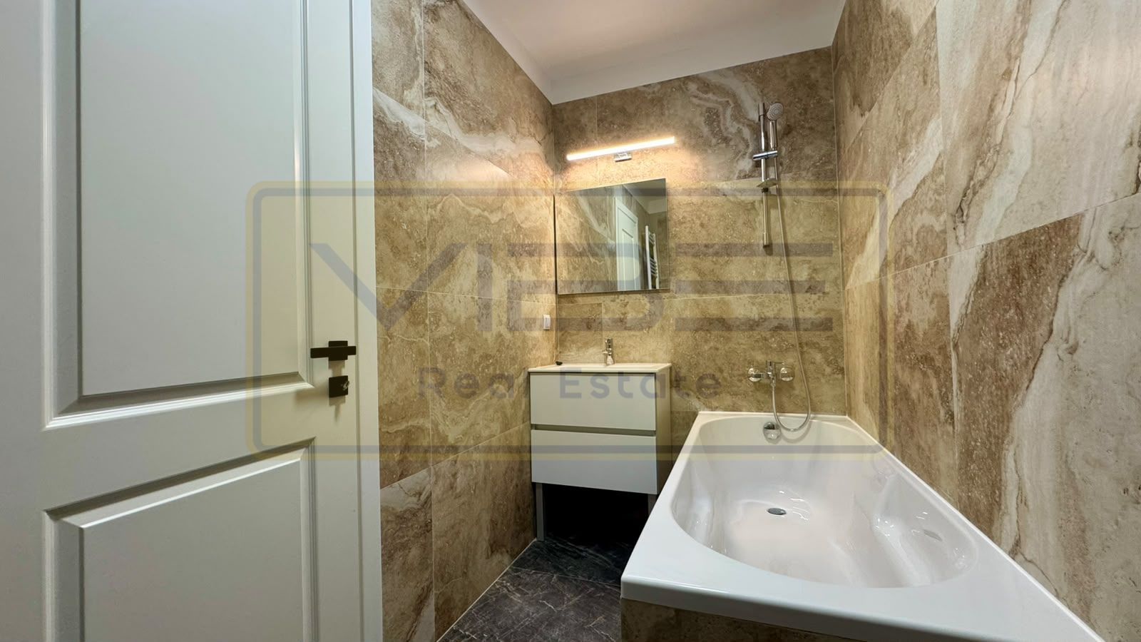 Apartament 2 camere NOU + parcare Poitiers Towers - Poză 19