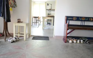Casa renovata la tara complet -mobilata si utilata - Poză 16