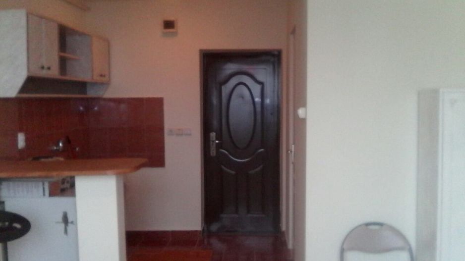 BRASADAS vinde garsoniera 21 mp etaj 4/4 zona Closca. - Poză 2