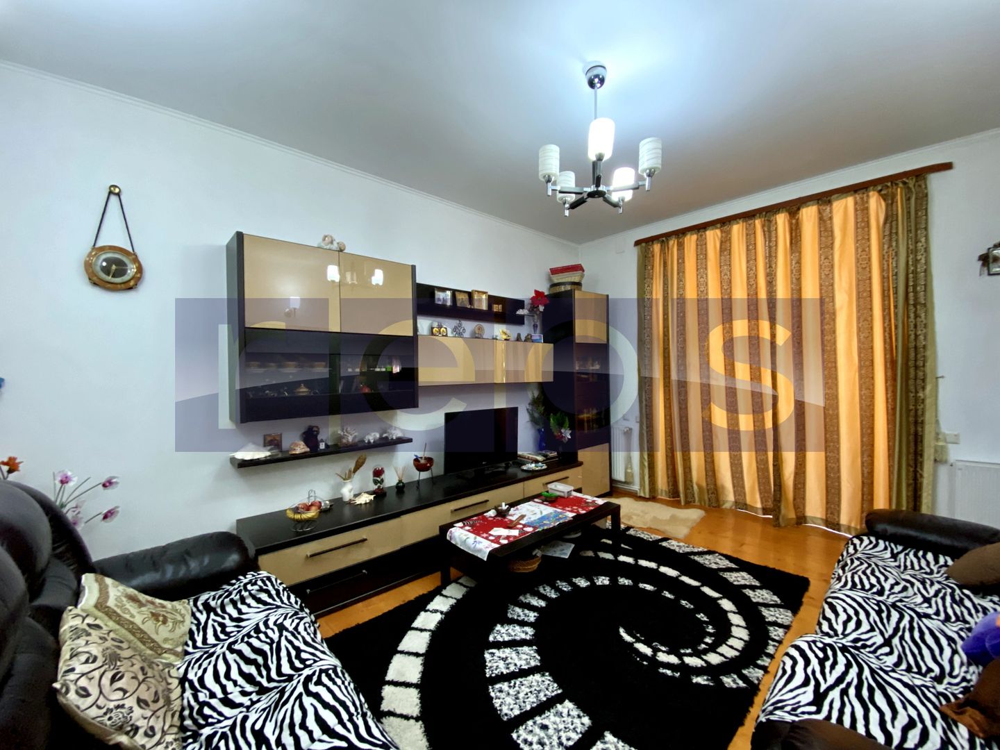 DE VANZARE 3 CAMERE 100 MP | BOXA 10 MP | SEBASTIAN | VULCAN CENTER - Poză 1