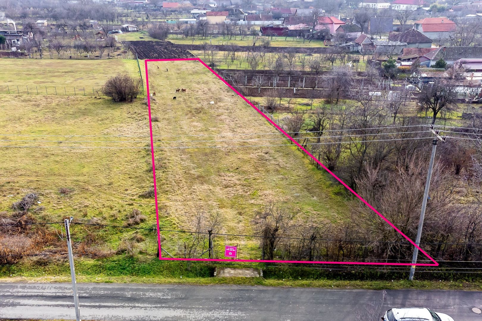 VANDUT! Teren generos în Ghioroc Suprafață 2400 mp. - Poză 2