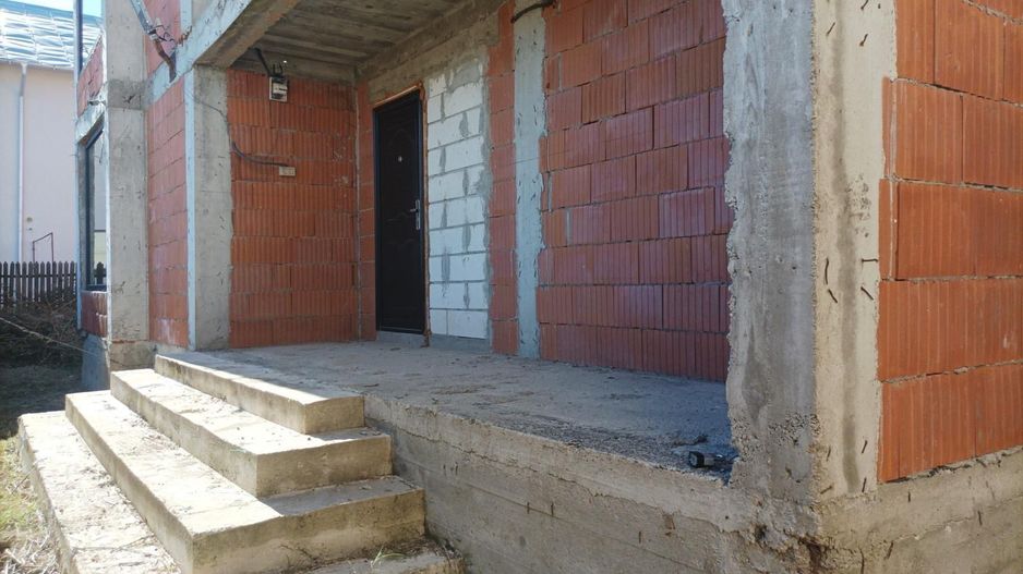 Aproape de oraș! Vânzare casă cu 5 camere în Ulmi! - Poză 6