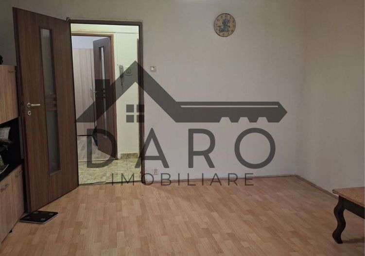 Vând apartament cu 3 camere zona Dâmbu Pietros aproape de bulevard . - Poză 5