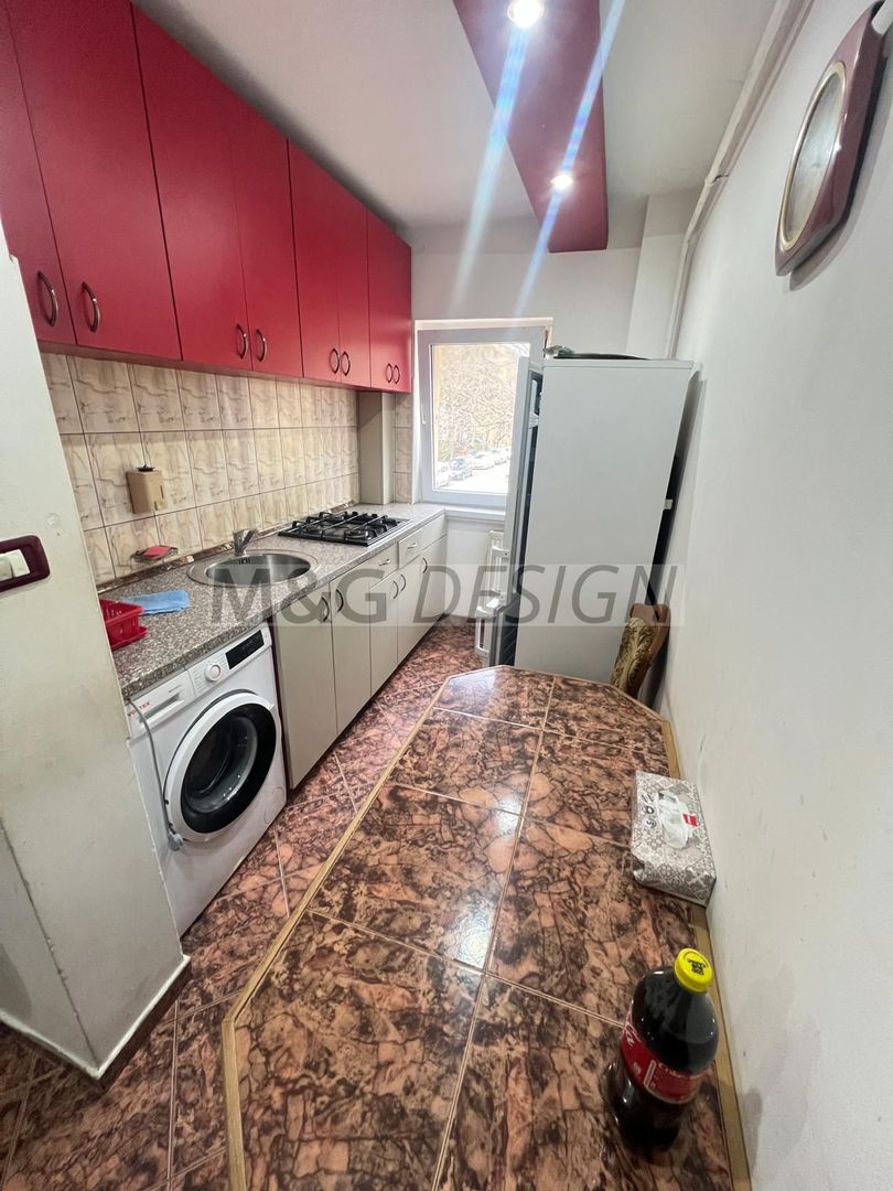 Etaj 1- Apartament  1 camera decomandat Aradului - Poză 1