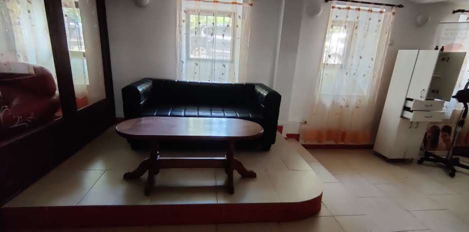 IDEAL PENTRU SALON INFRUMUSETARE / RESTAURANT/BAR/GRADINITE - Poză 19