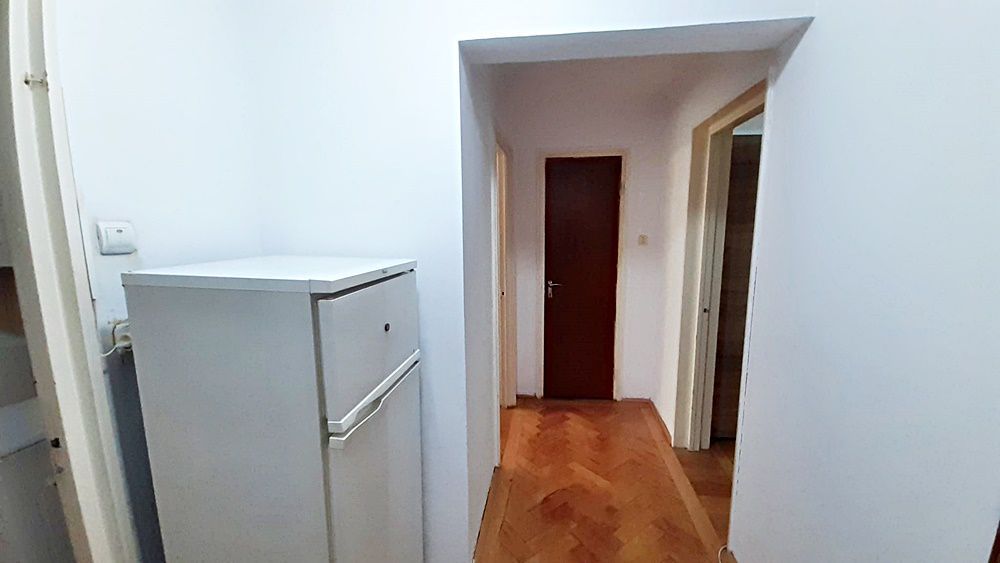 B-dul Victoriei apartament cu 3 camere,  zona foarte linistita, 90000 euro - Poză 13