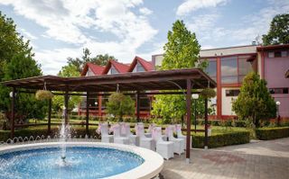 Complex Turistic | Cazare Salon Evenimente Terenuri Sport - Poză 3