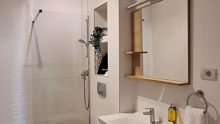 Apartament mobilat si utilat cu 2 locuri de parcare - Poză 10