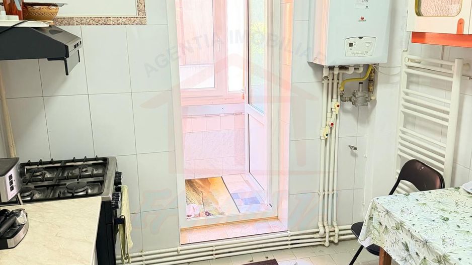 Inchiriem apartament cu 2 camere in Mazepa 2, et.3, pret 2000 de lei. - Poză 9