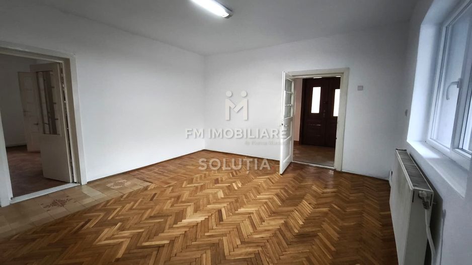 Casă de vânzare | 2 min de Centrul Vechi | garaj | curte proprie - Poză 7