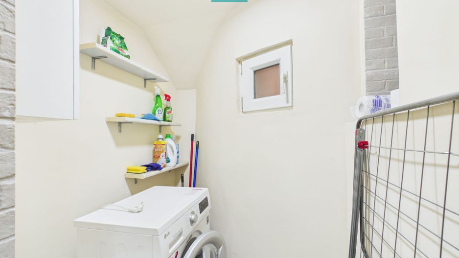 Apartament ultracentral, renovat, cu garaj - Poză 10