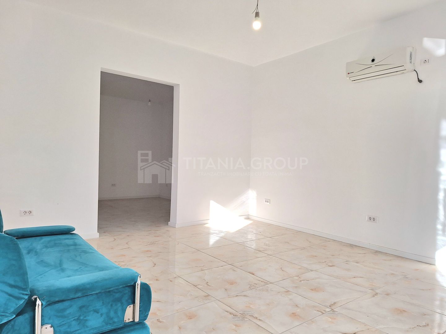 Spatiu birouri renovat modern central - Poză 3