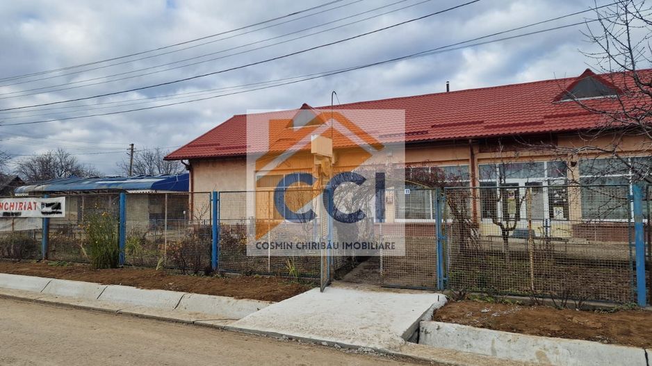 Se oferă spre vânzare / închiriere clădire cu spațiu comercial - Poză 24
