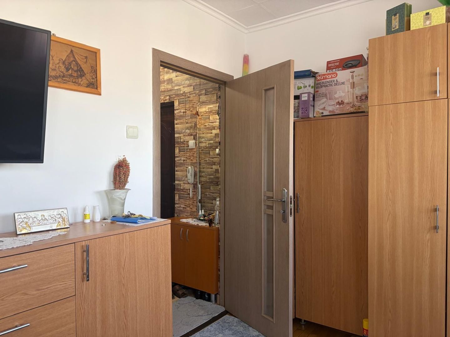 Garsoniera spatioasa cu boiler electric, Mihalache-1 Mai - Poză 9