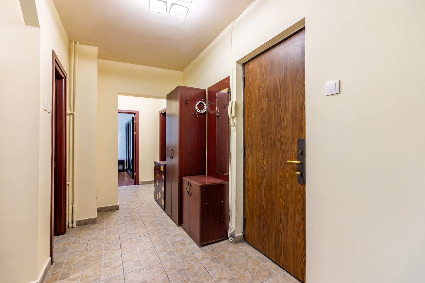 Apartament 3 camere mobilat ,strada Novaci în zona 13 Septembrie - Poză 4