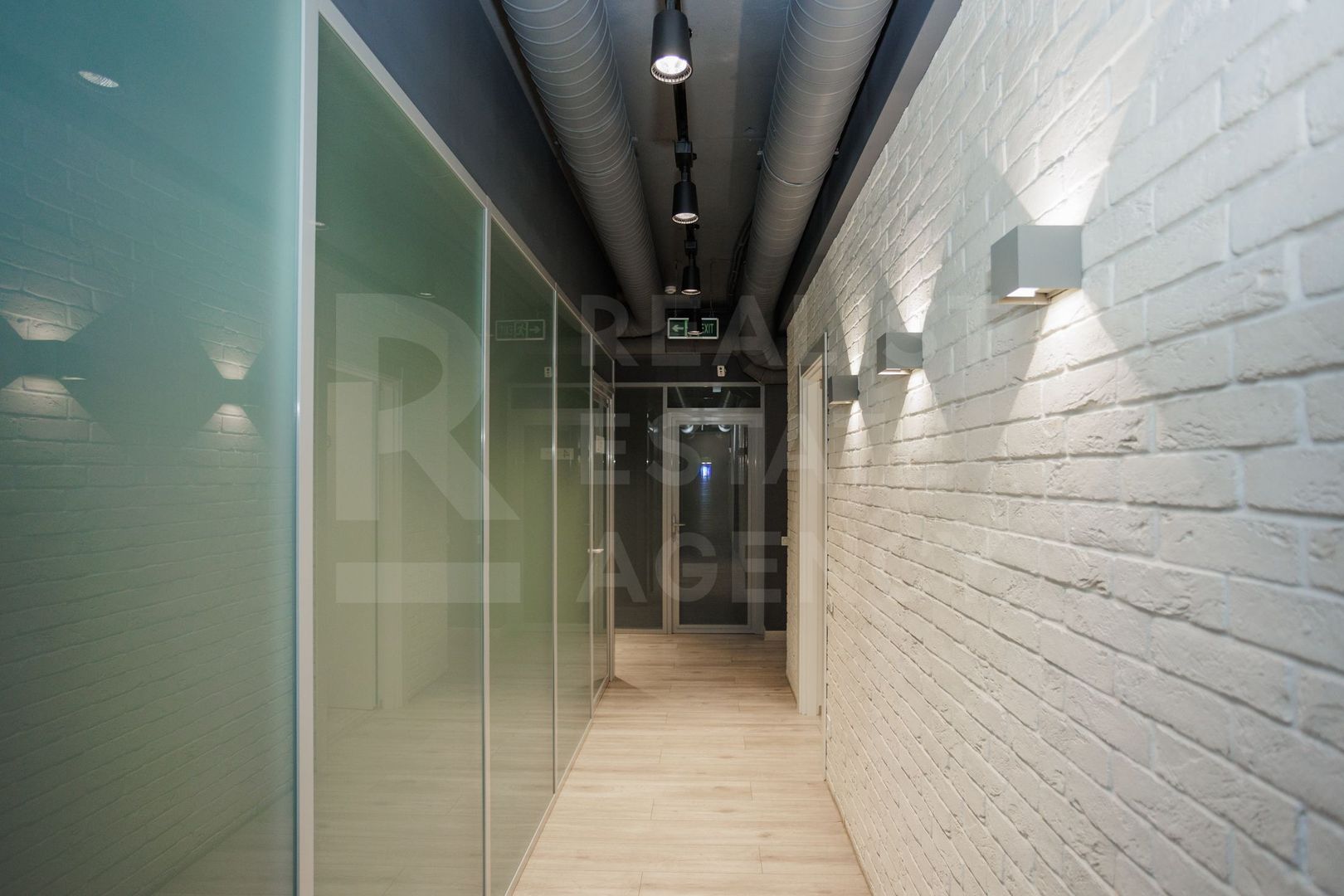 Se oferă oficiu sper chirie 270 mp, str. Petru Rareș, Centru - Poză 44