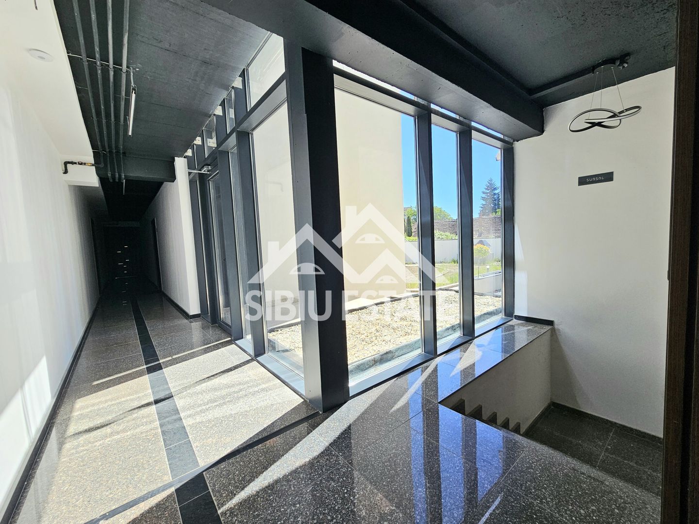 Apartament Premuim 3 camere garaj Sibiu central - Poză 9